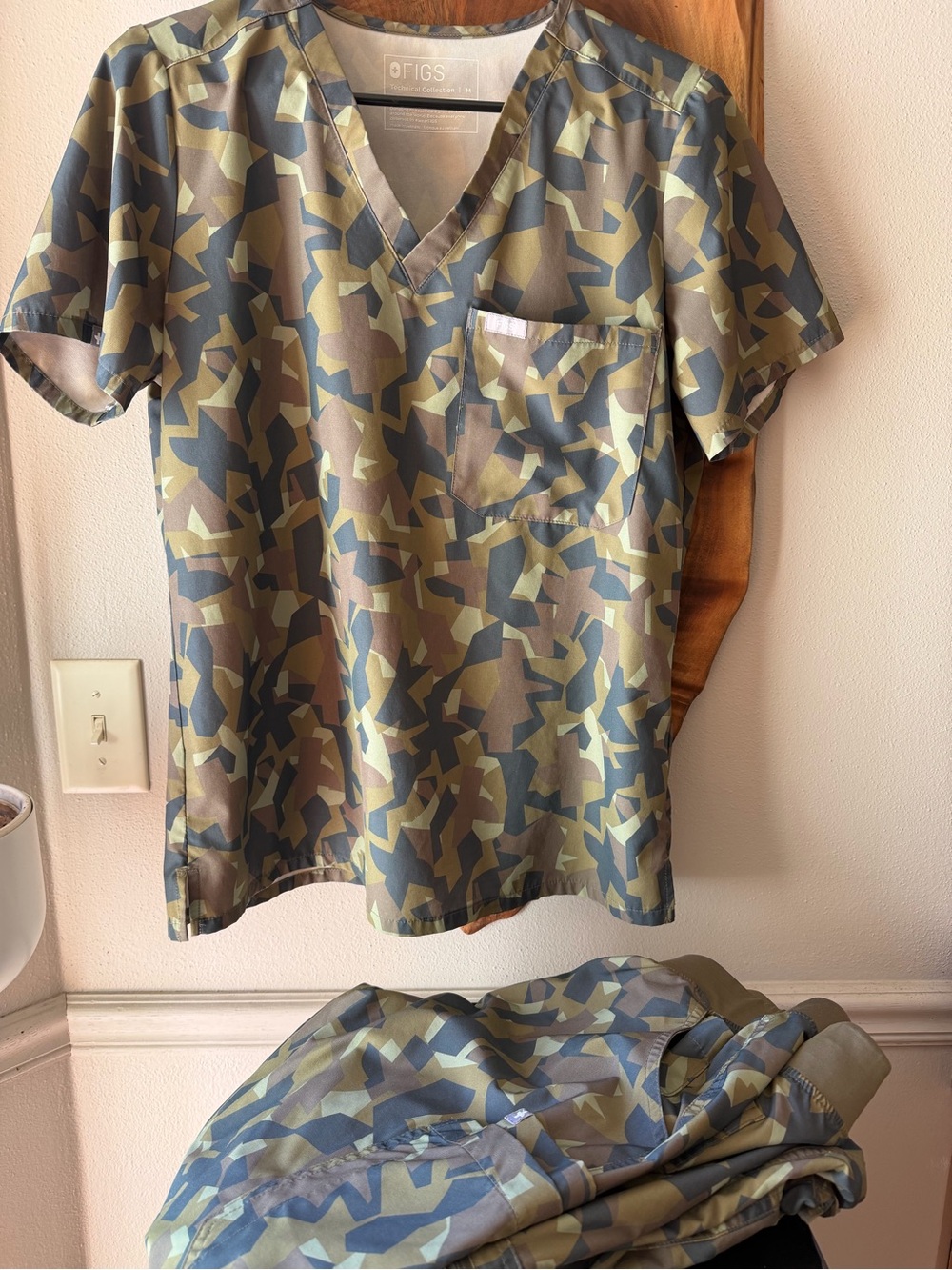 FIGS Technical Collection Med Scrub Set "Camo Bonsai" Geometric Camo pattern Med
